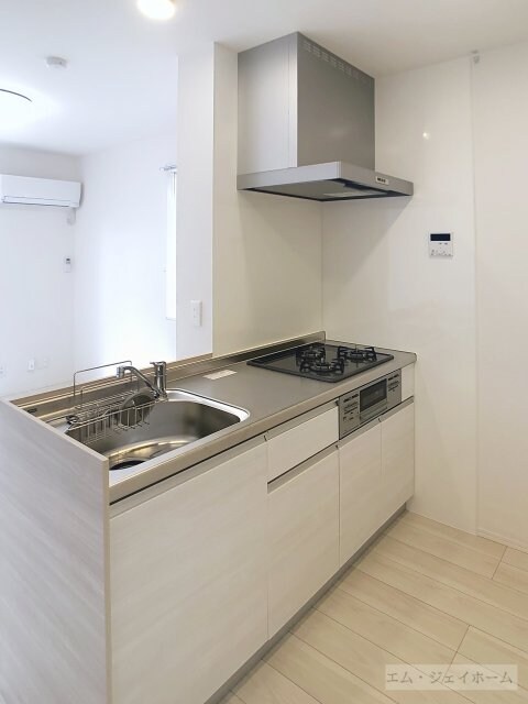  シャーロット石橋駅前