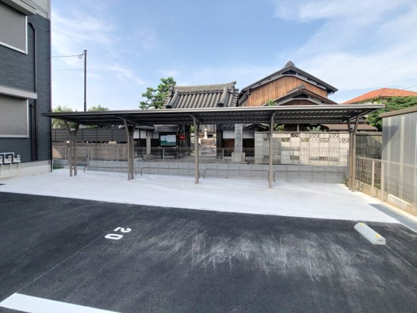  シャーロット石橋駅前