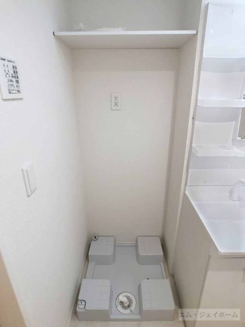  シャーロット石橋駅前