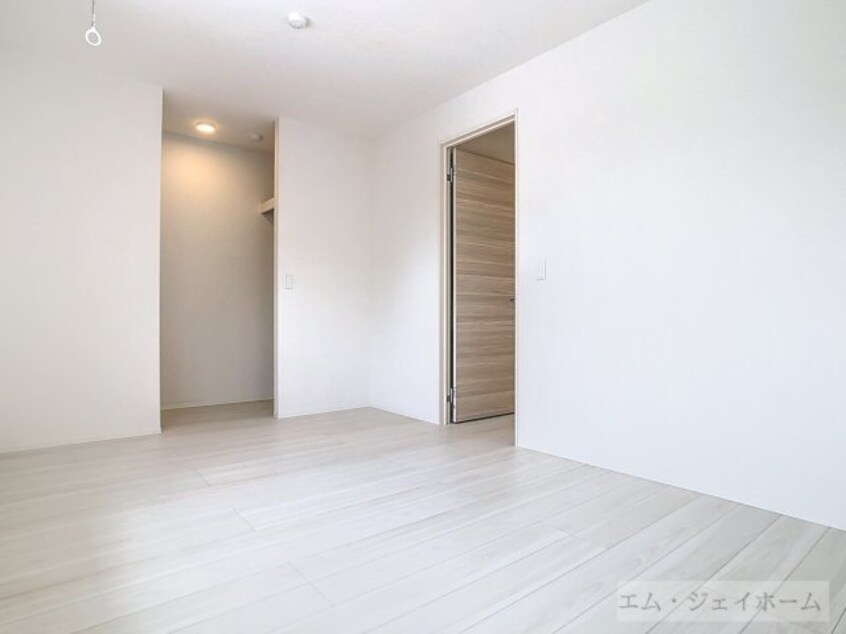  シャーロット石橋駅前