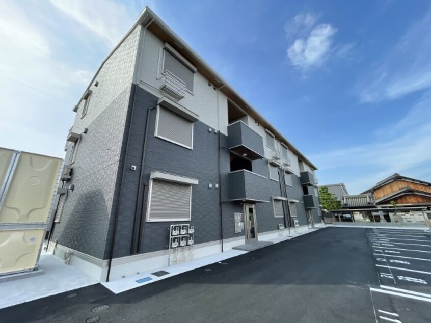  シャーロット石橋駅前