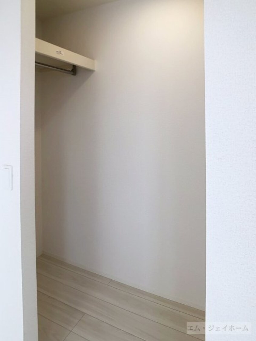  シャーロット石橋駅前