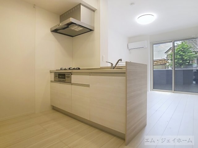  シャーロット石橋駅前