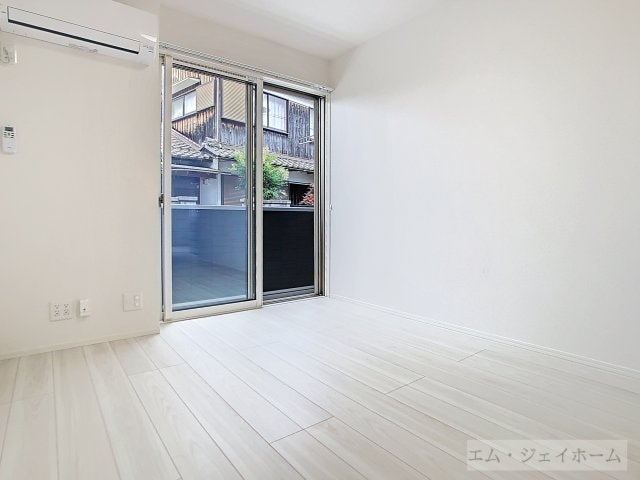  シャーロット石橋駅前