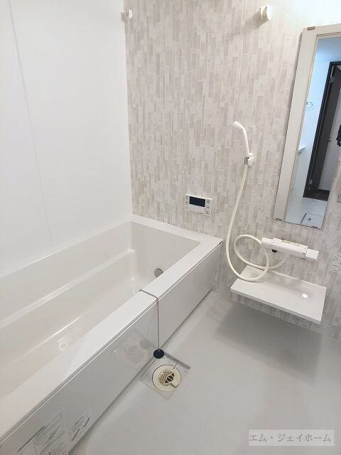  シャーロット石橋駅前