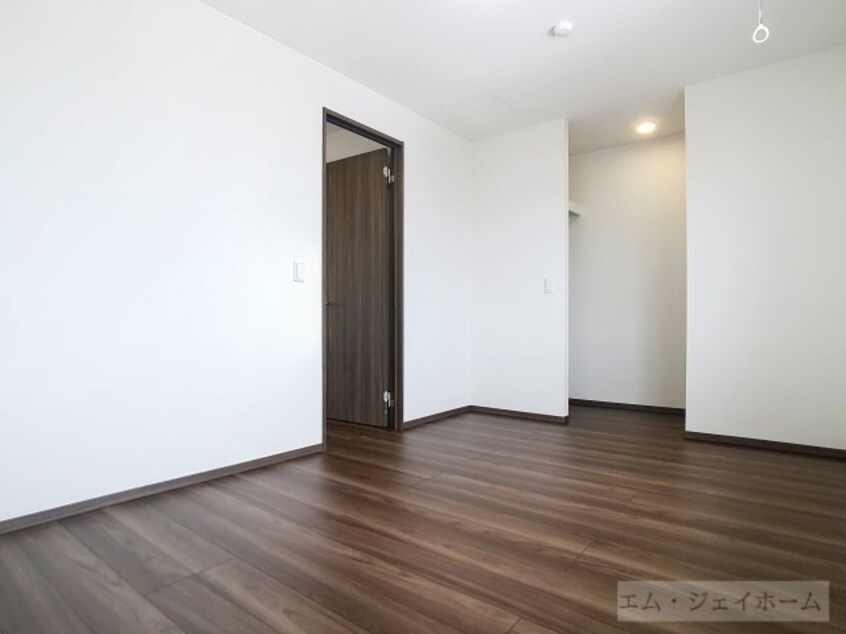  シャーロット石橋駅前