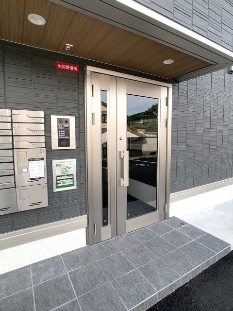  シャーロット石橋駅前