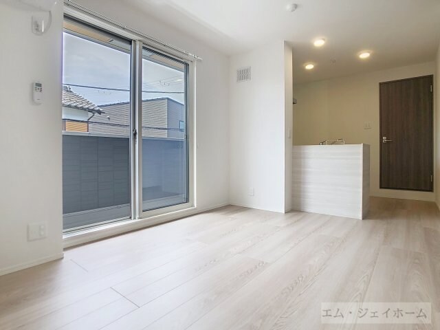  シャーロット石橋駅前