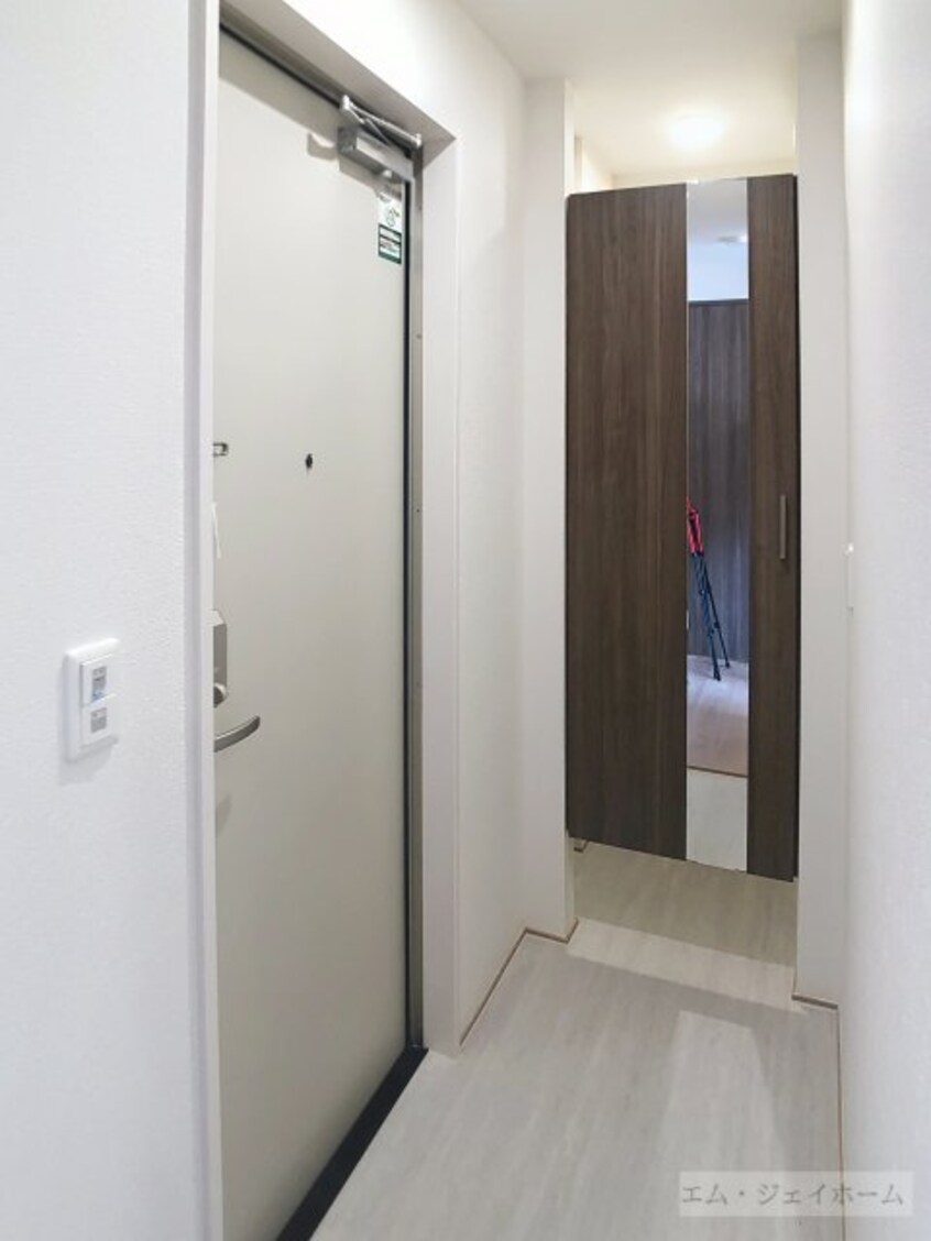  シャーロット石橋駅前