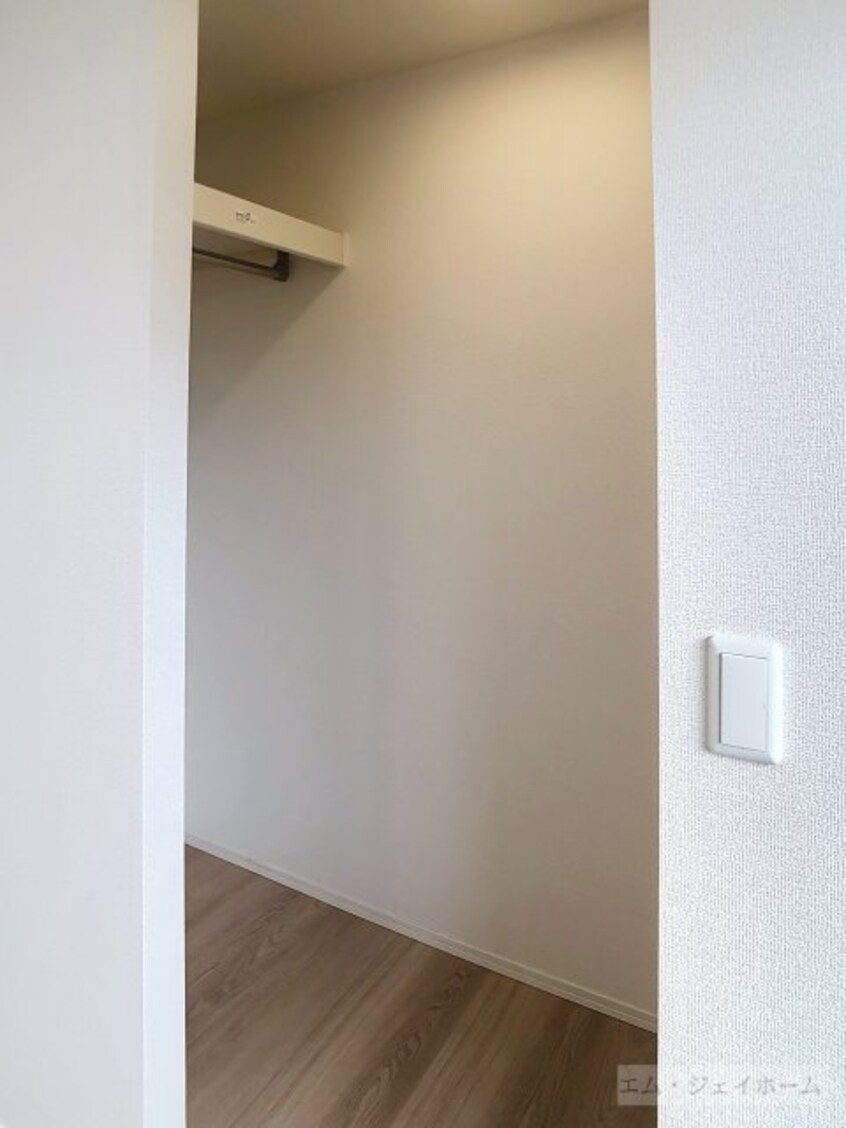  シャーロット石橋駅前