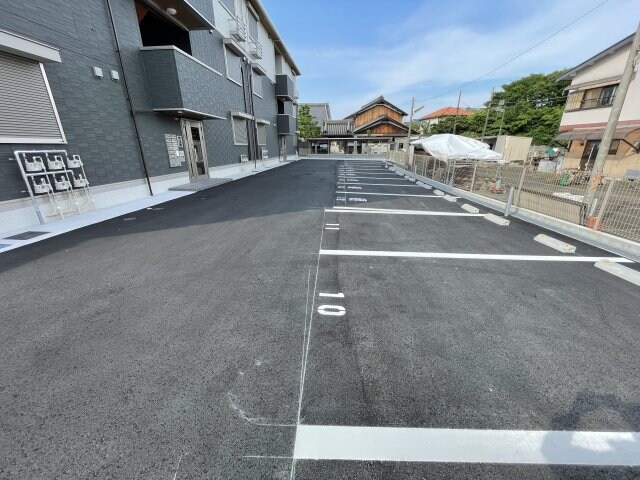  シャーロット石橋駅前
