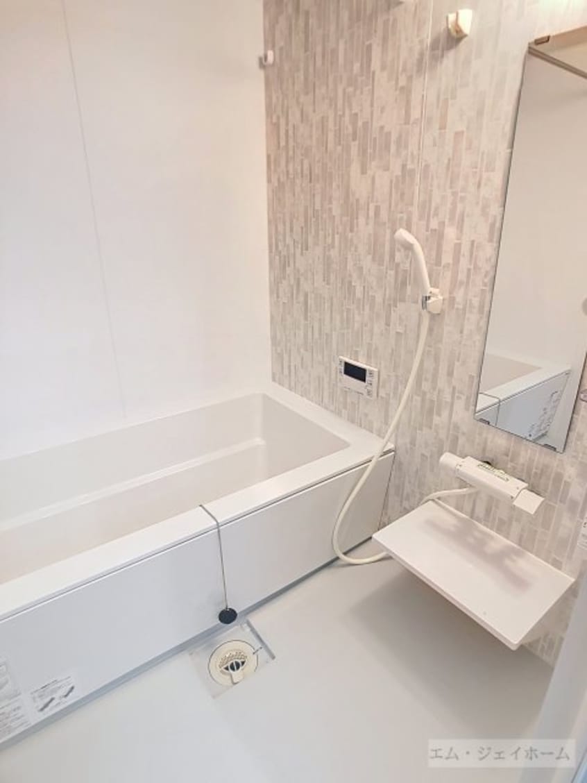  シャーロット石橋駅前