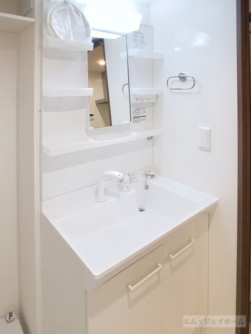  シャーロット石橋駅前