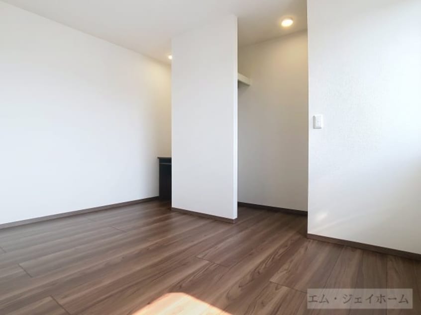  シャーロット石橋駅前