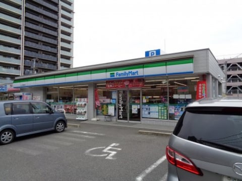 コンビニまで300m※ファミリーマート　近江八幡鷹飼町店 パディ・アイ・マンション