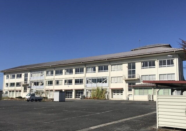 小学校まで1312m※甲賀市立油日小学校 CA彩り