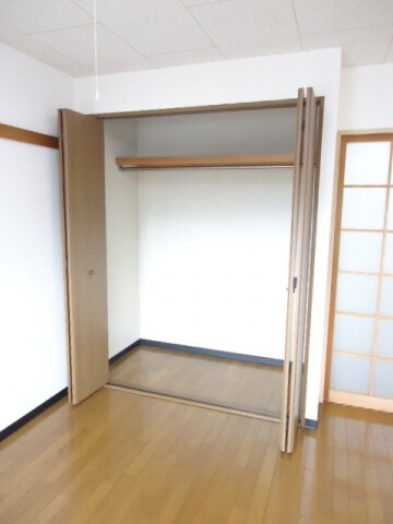  シャトル弐番館