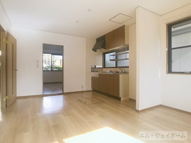  エミナ・コレージュ　B