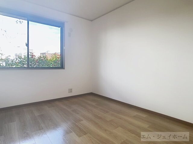  エミナ・コレージュ　B