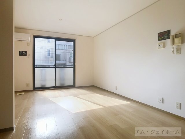  エミナ・コレージュ　B