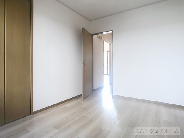  エミナ・コレージュ　B