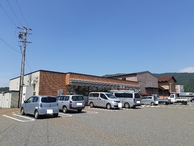 コンビニまで700m※セブン－イレブン　木之本インター口店 ラ　ヴェローナ