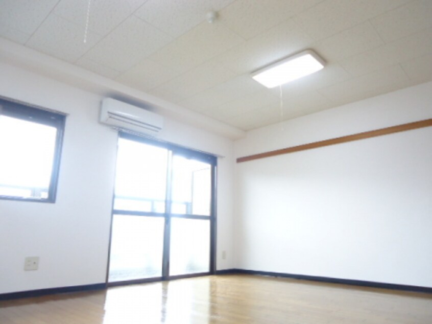  シャトル弐番館