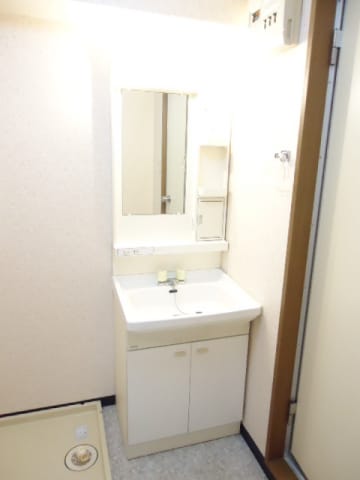  シャトル弐番館