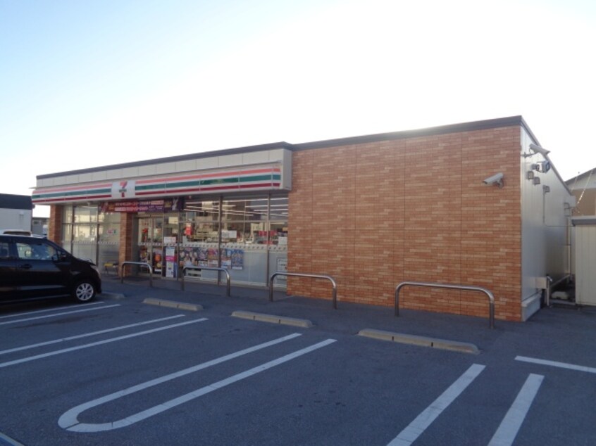 コンビニまで700m※セブン－イレブン　国道八幡東店 リバーサイドハイム