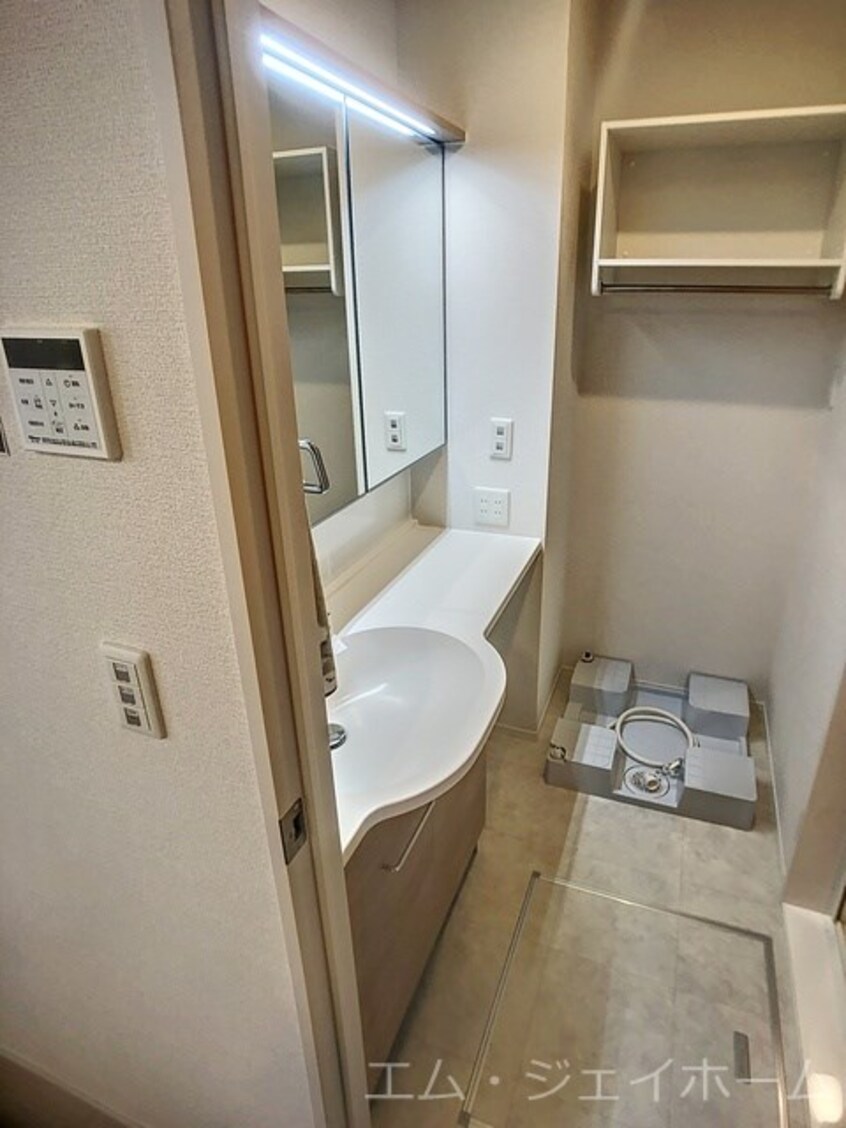  秀豊４号館 (シュウホウヨンゴウカン)