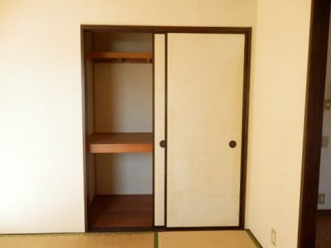  メゾンファミールA