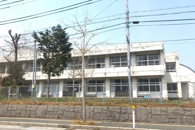小学校まで235m※米原市立米原小学校 サンシャイン飛竜