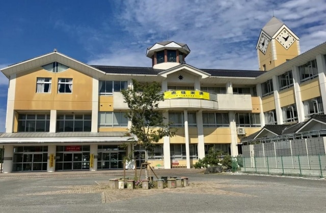 中学校/中等教育学校まで432m※米原市立米原中学校 サンシャイン飛竜