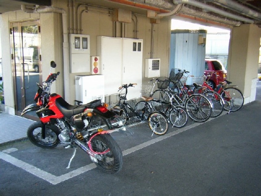  シャトル弐番館