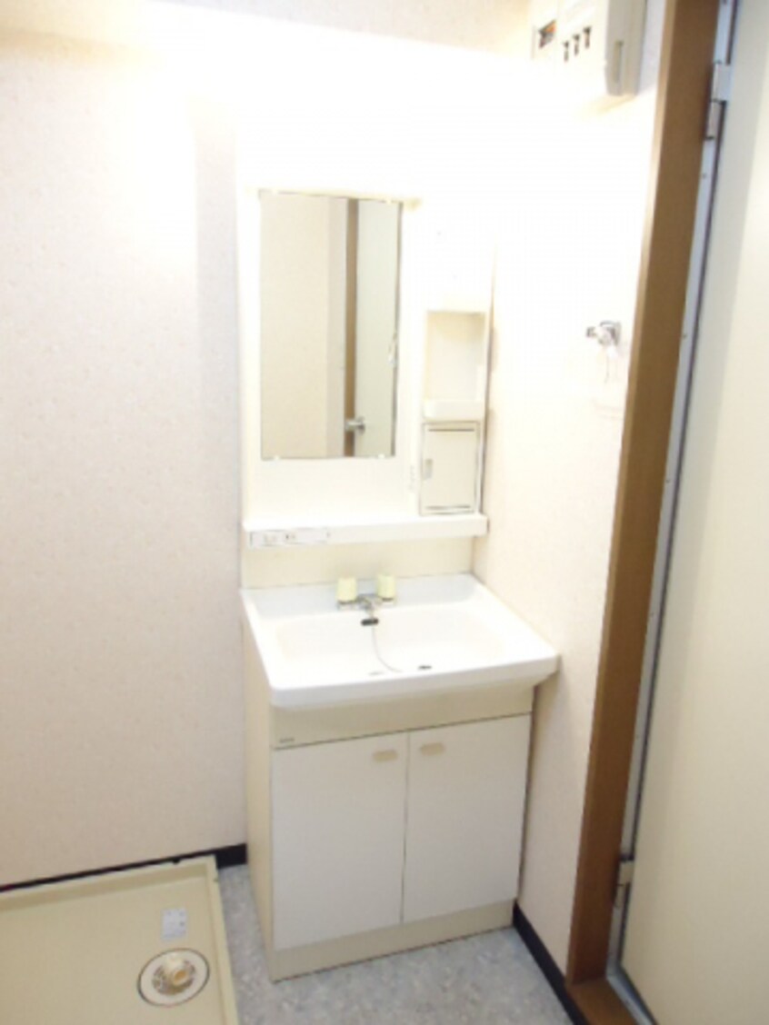  シャトル弐番館