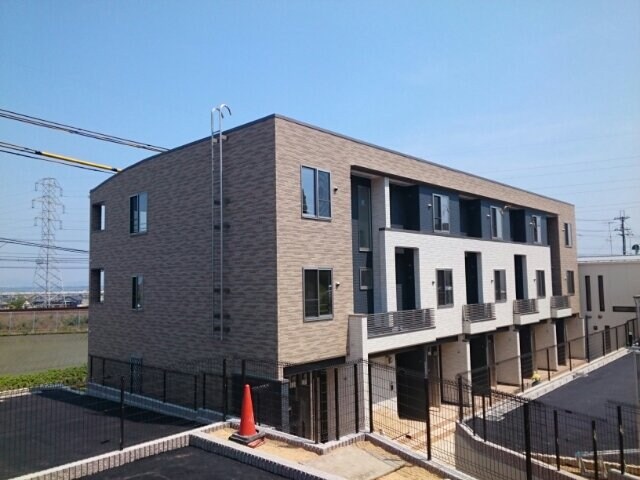  メルシーガーデン坂本