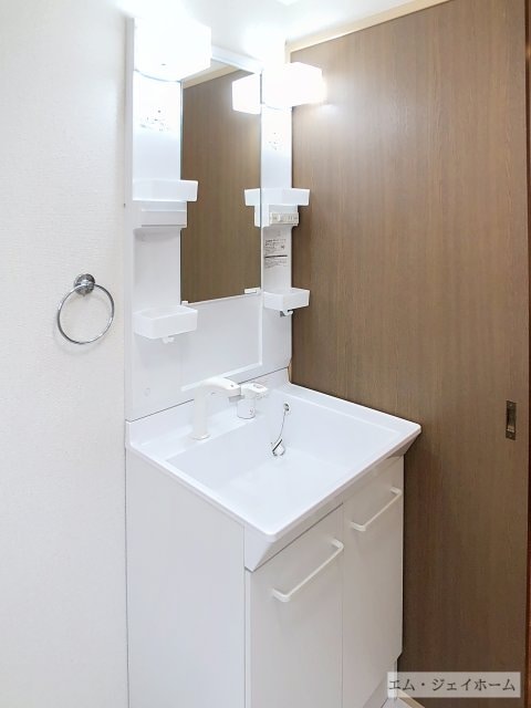  レジデンス宝積