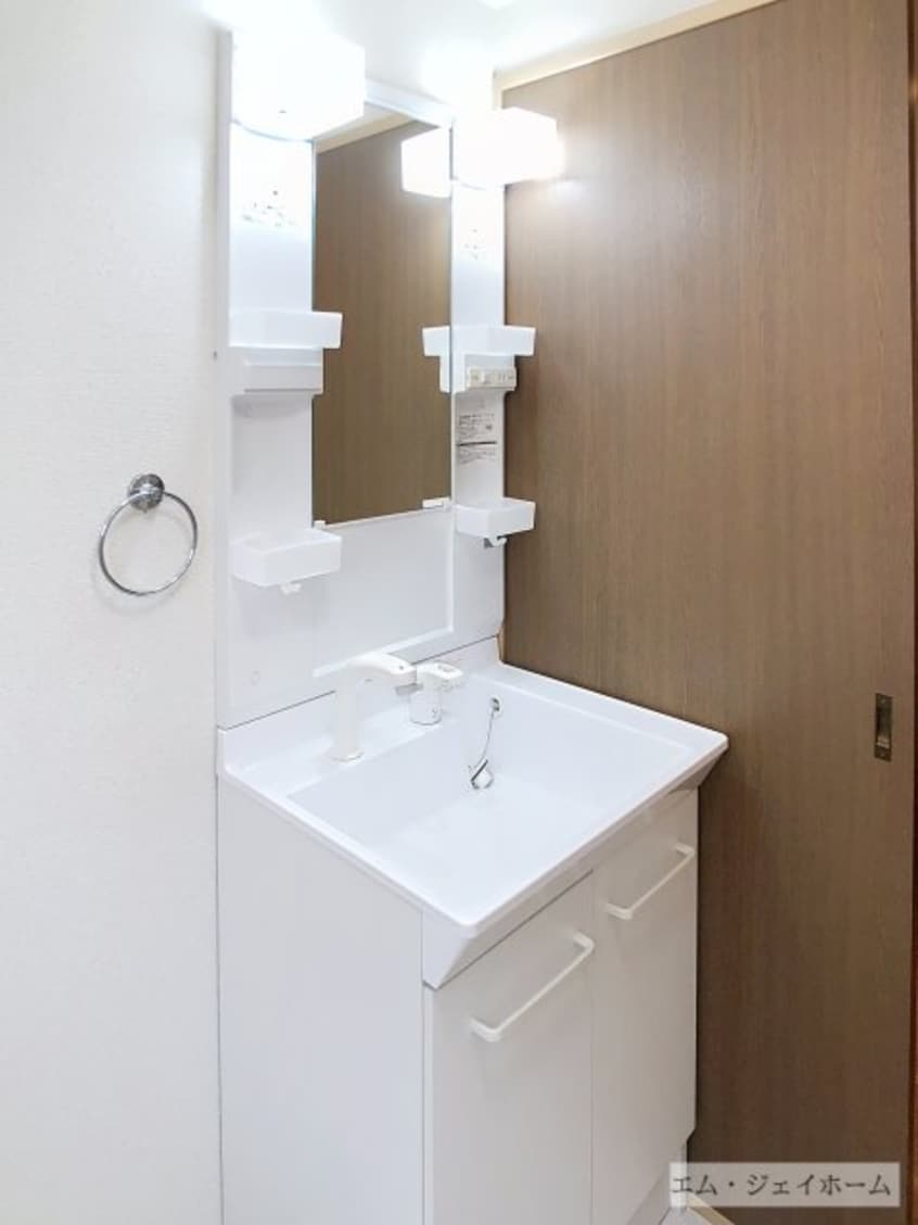  レジデンス宝積