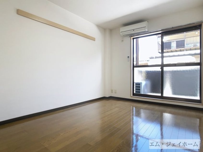  レジデンス宝積