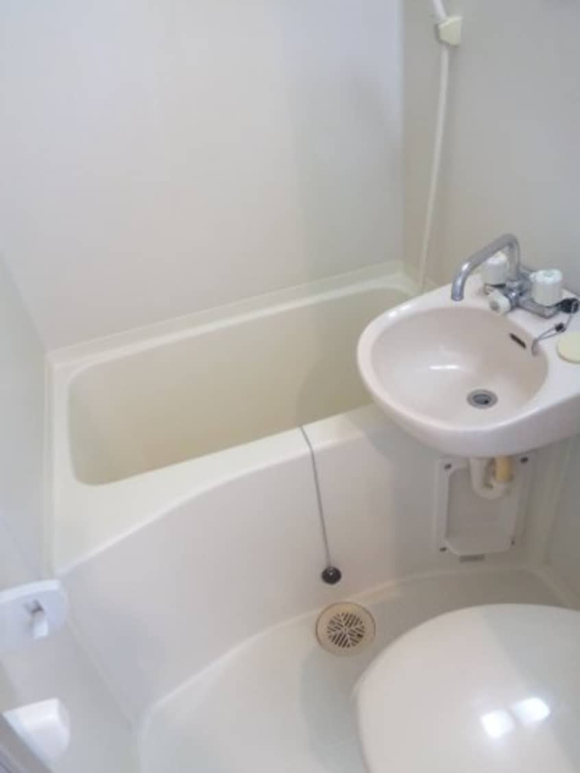  レジデンス岡本