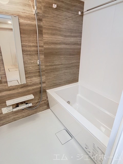  CHESTNUTS（チェスナッツ）