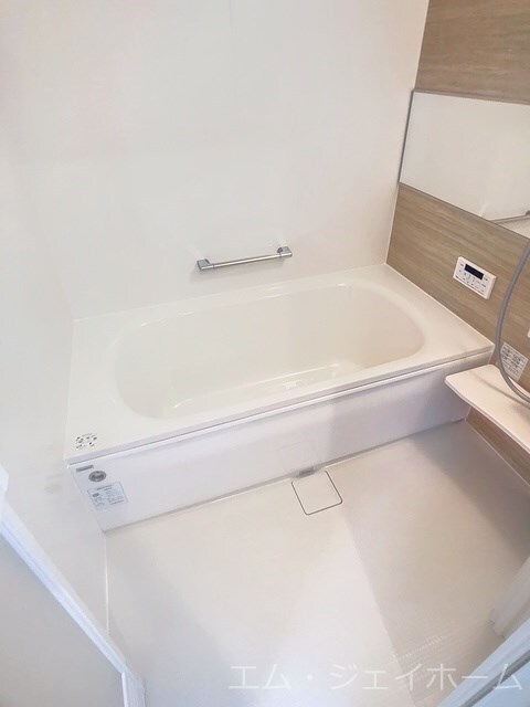  Farouche（ファルーシュ）