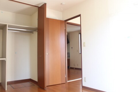  シャーメゾン　リーリエ