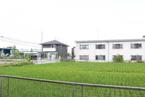  シャーメゾン　リーリエ