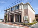 サンプレスの外観