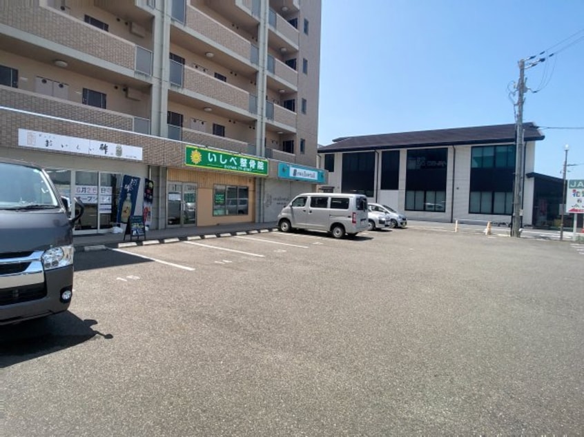  ロイヤルガーデン弐番館