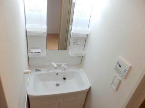  メルシーガーデン坂本