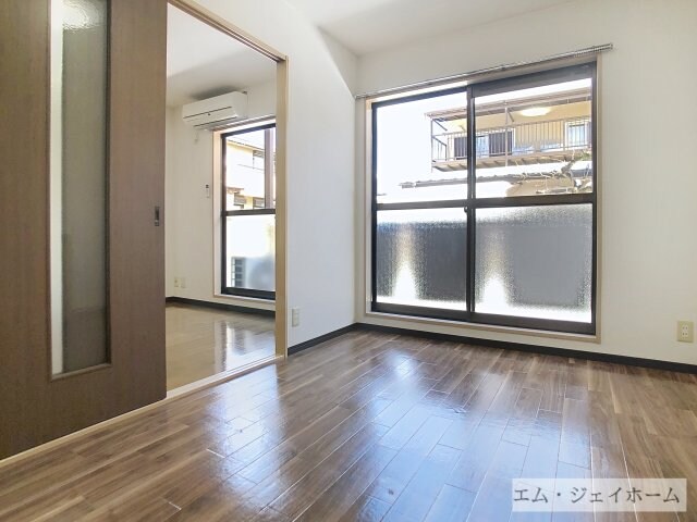  レジデンス宝積