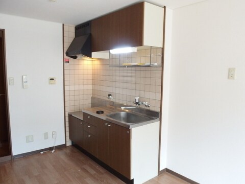  ファミール北川