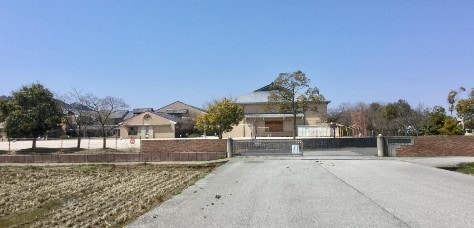 小学校まで700m※彦根市立若葉小学校 サンフラットおがた　Ⅱ棟